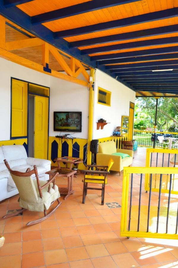 Casa Luz A 800 Mts Del Parque Del Cafe Сasa de vacaciones Montenegro