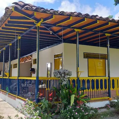 Casa Finca Villa Luz A 800 Mts Del Parque Del Cafe Montenegro Exterior photo