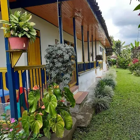 Casa Finca Villa Luz A 800 Mts Del Parque Del Cafe Montenegro Exterior photo