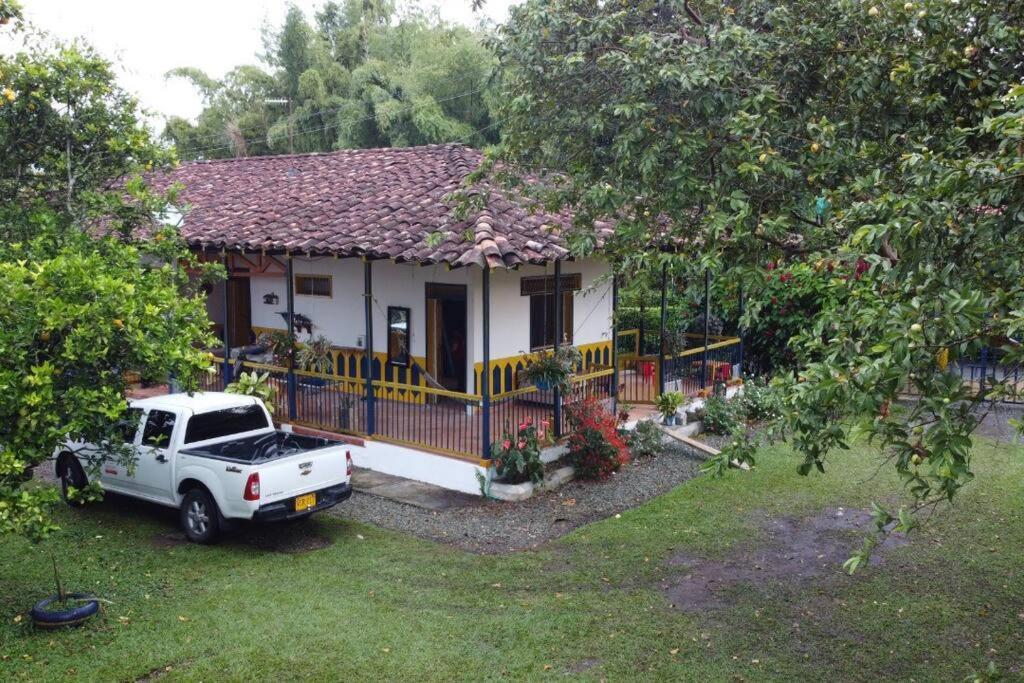 Casa Luz A 800 Mts Del Parque Del Cafe