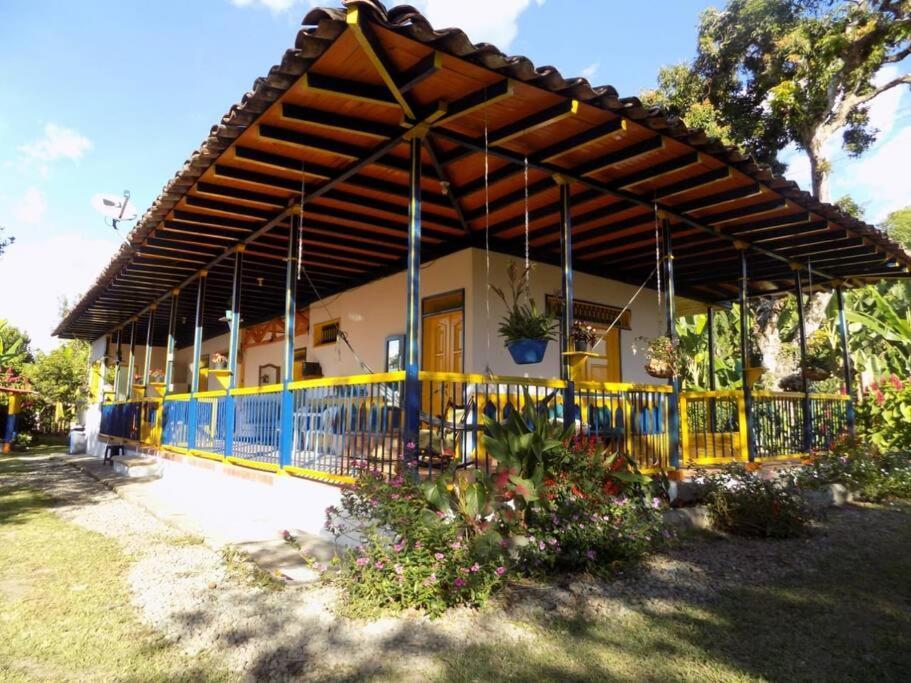 Holiday home Casa Luz A 800 Mts Del Parque Del Cafe Montenegro